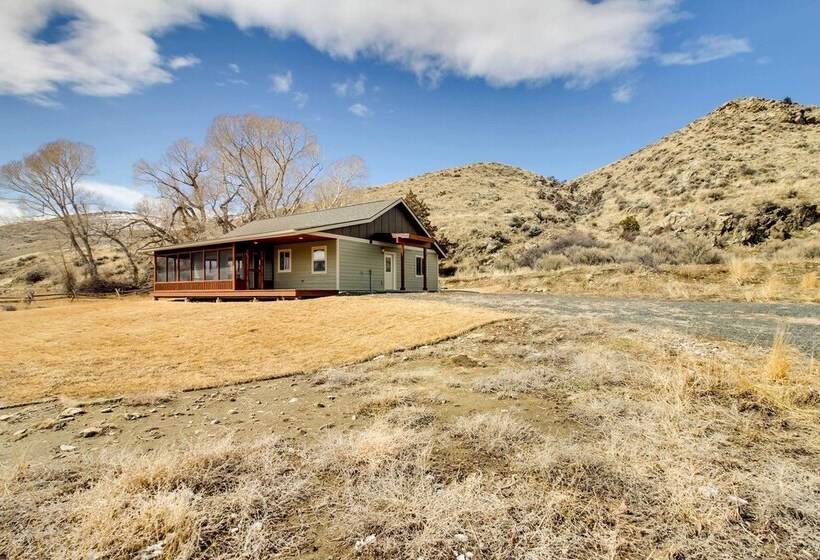 Beautiful Jefferson River Cabin W/ Mountain Views!