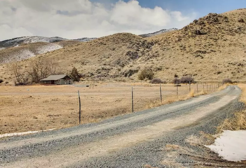 Beautiful Jefferson River Cabin W/ Mountain Views!