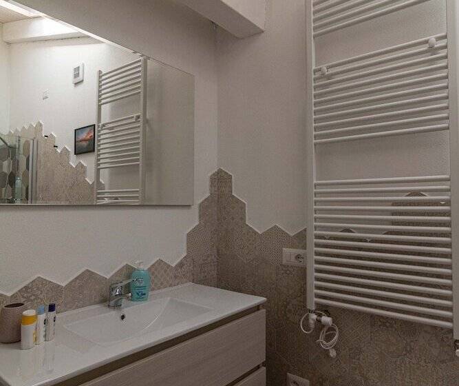 مبيت وإفطار Marrubiu