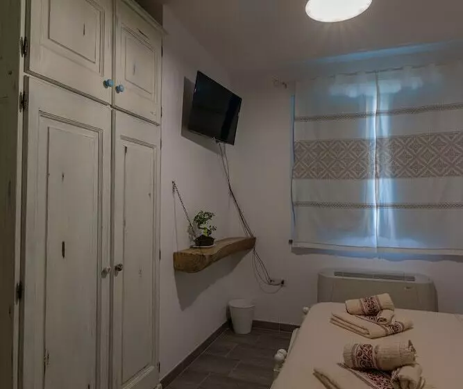 تختخواب و صبحانه Marrubiu