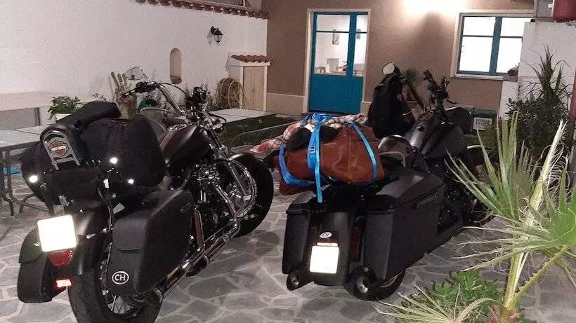 تختخواب و صبحانه Marrubiu