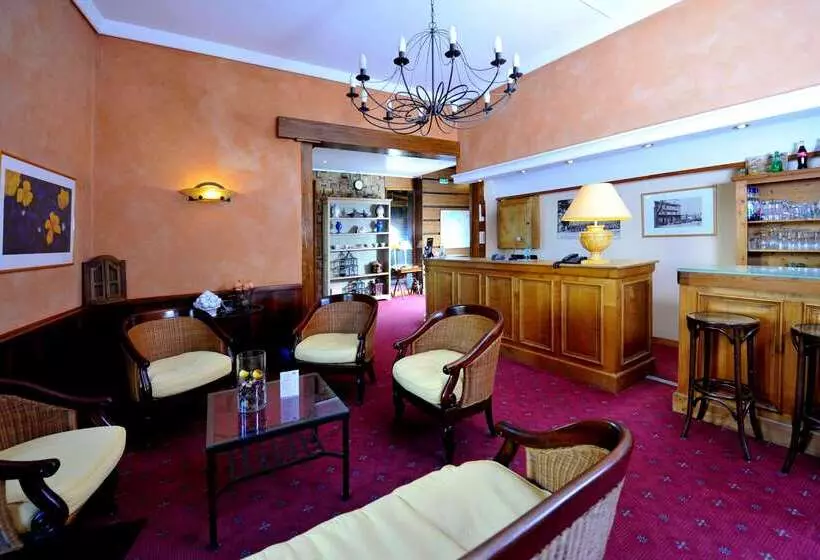 Hotelli Cit Hôtel Le Louvre Orange