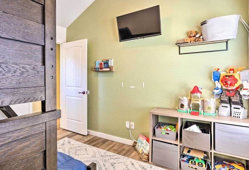 5 Mi To Big Bear Lake: Cozy Cottage W/ Hot Tub