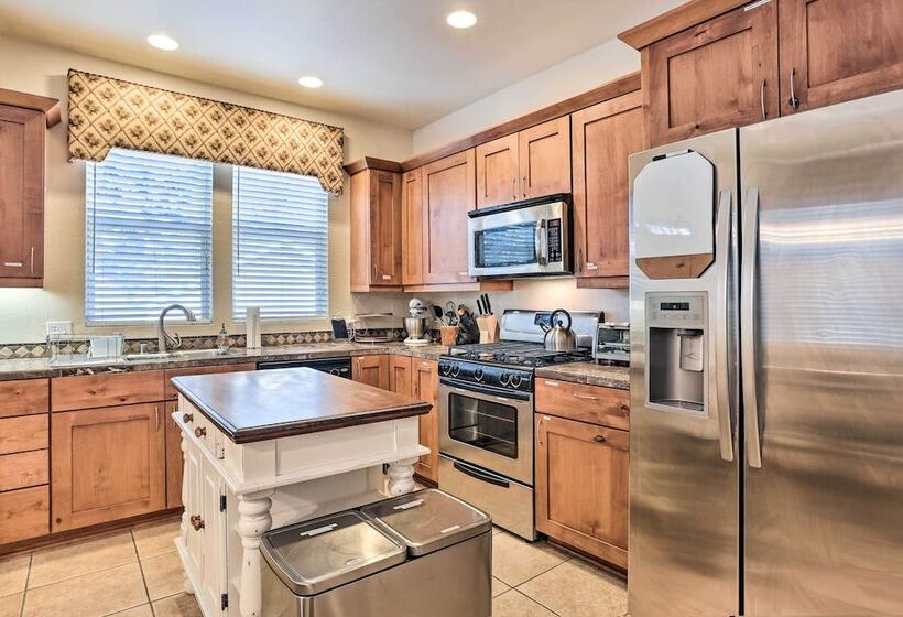 5 Mi To Big Bear Lake: Cozy Cottage W/ Hot Tub