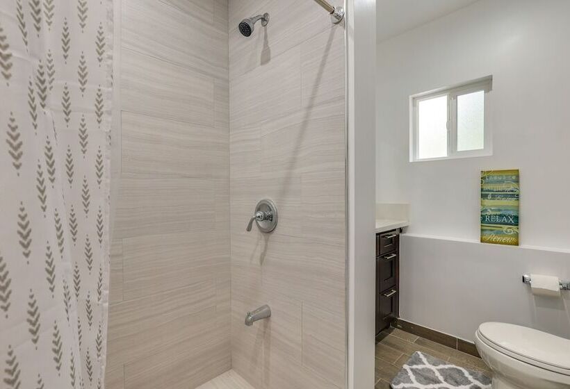 Cozy Escondido Escape Near Hiking & Downtown!