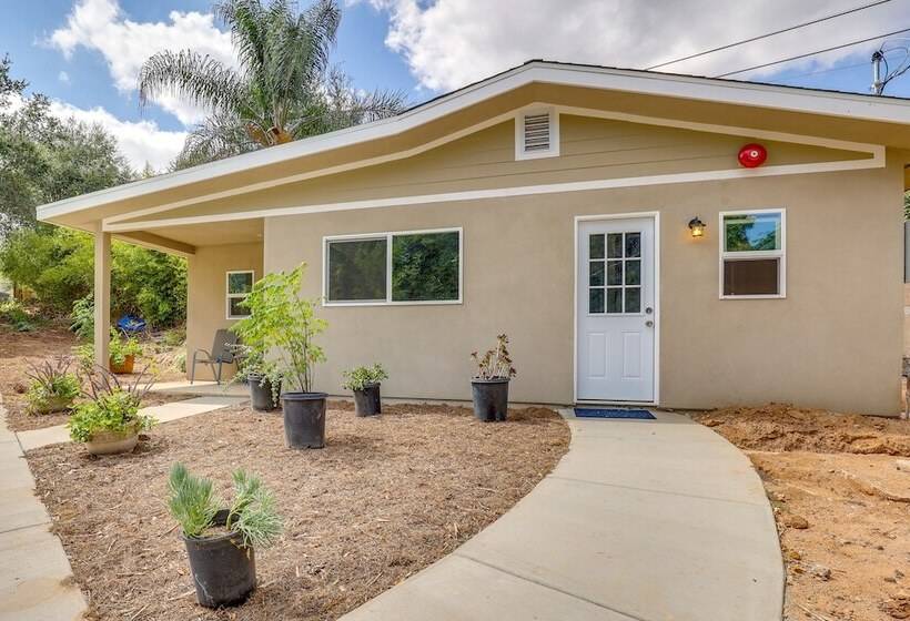 Cozy Escondido Escape Near Hiking & Downtown!