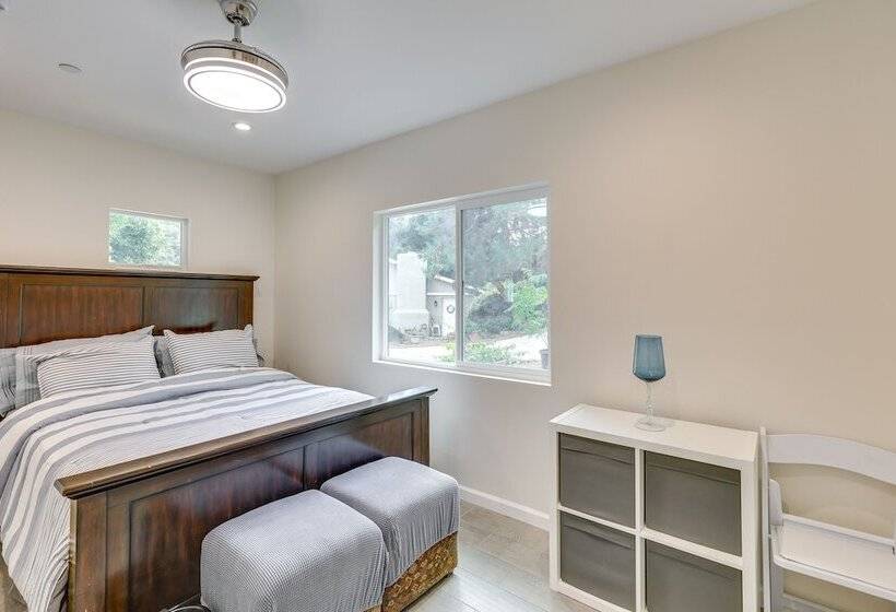Cozy Escondido Escape Near Hiking & Downtown!