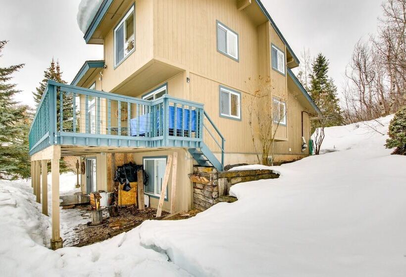 Cozy Mountain Home On 10 Acres W/ Fire Pit + Games