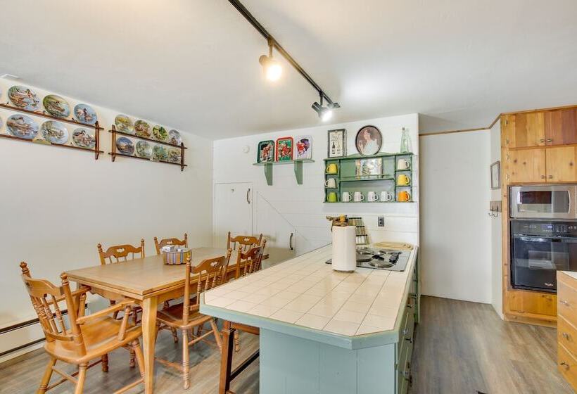 Cozy Mountain Home On 10 Acres W/ Fire Pit + Games