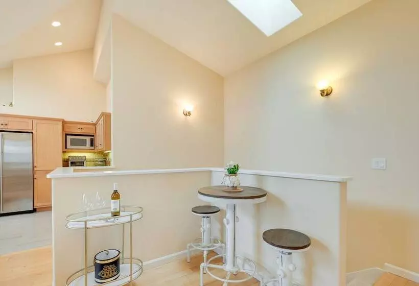 Cozy Waldport Vacation Rental: Steps From The Bay!