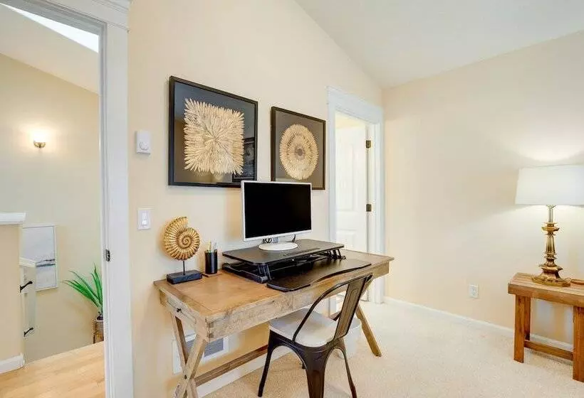 Cozy Waldport Vacation Rental: Steps From The Bay!