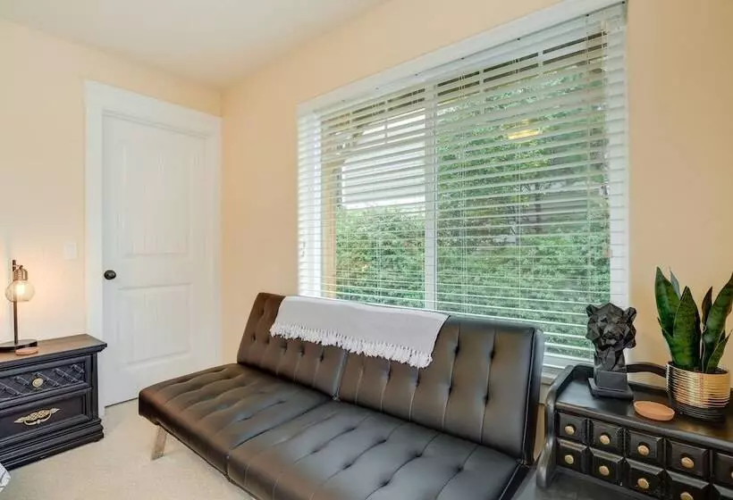 Cozy Waldport Vacation Rental: Steps From The Bay!