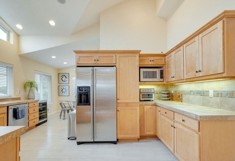 Cozy Waldport Vacation Rental: Steps From The Bay!