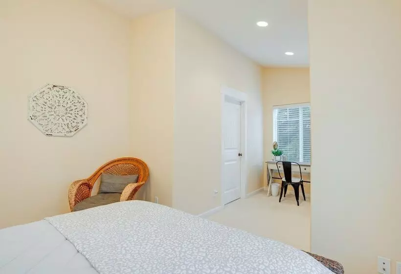 Cozy Waldport Vacation Rental: Steps From The Bay!