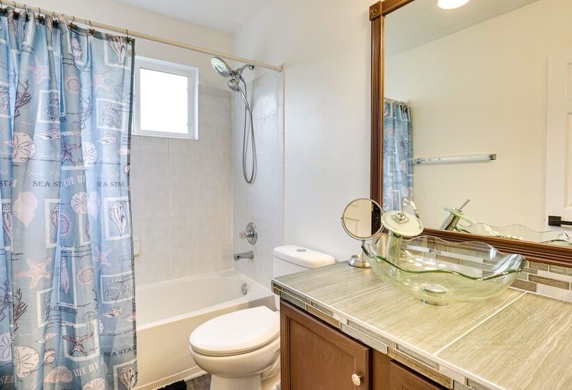 Fountain Retreat W/ Private Hot Tub & Fire Pit