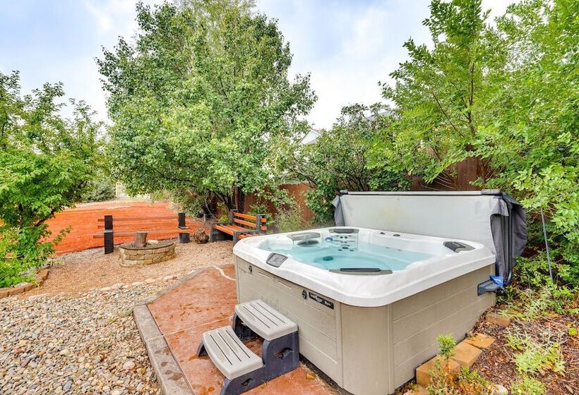 Fountain Retreat W/ Private Hot Tub & Fire Pit