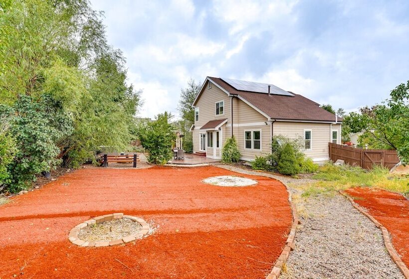 Fountain Retreat W/ Private Hot Tub & Fire Pit