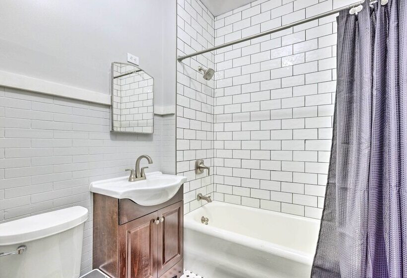 Historic Cadillac Home: Walk To Lake & Downtown!