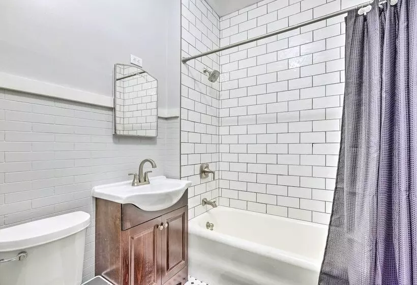 Historic Cadillac Home: Walk To Lake & Downtown!