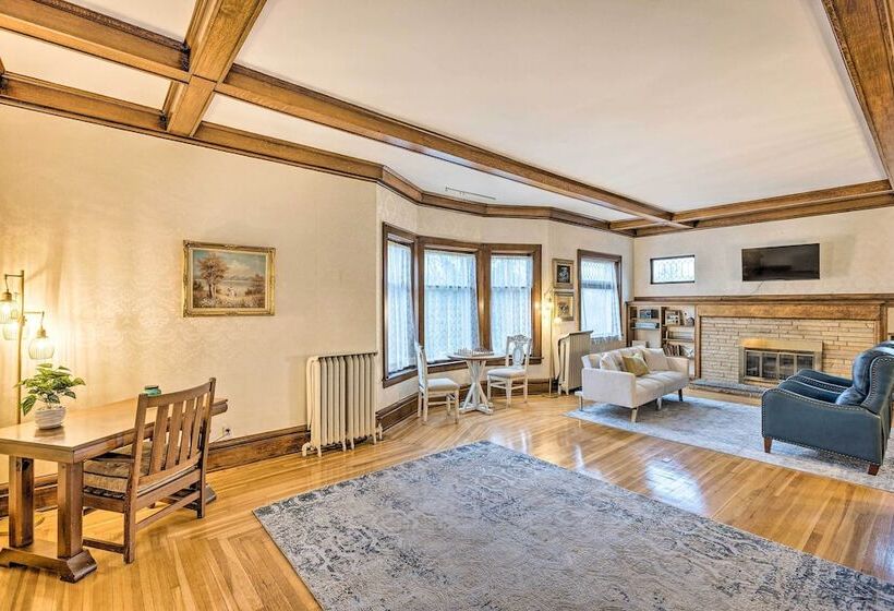 Historic Cadillac Home: Walk To Lake & Downtown!