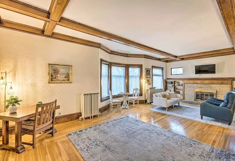 Historic Cadillac Home: Walk To Lake & Downtown!