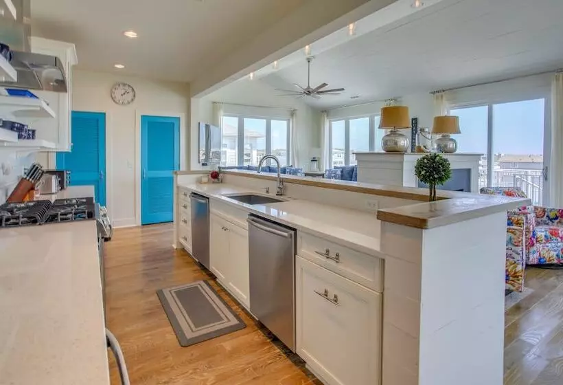 Holden Beach House W/ Boat Dock: Steps To Beach!