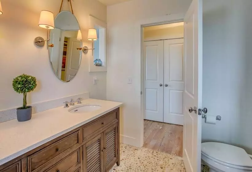 Holden Beach House W/ Boat Dock: Steps To Beach!