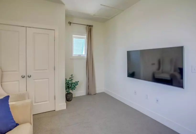 Holden Beach House W/ Boat Dock: Steps To Beach!