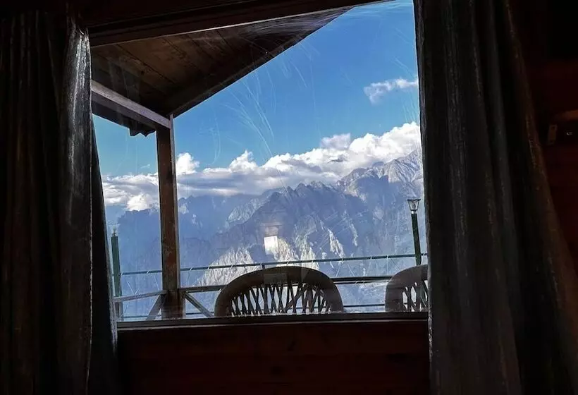 هتل Blue Poppy Resort