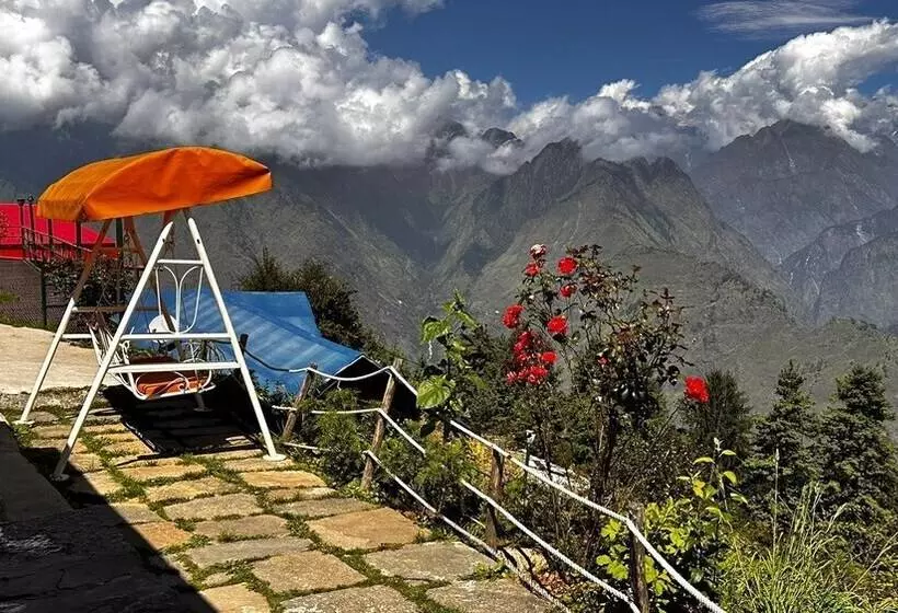 هتل Blue Poppy Resort