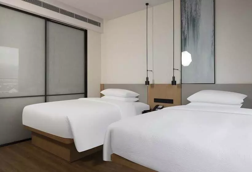 هتل Fairfield By Marriott Pujiang