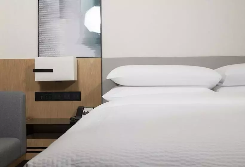 هتل Fairfield By Marriott Pujiang