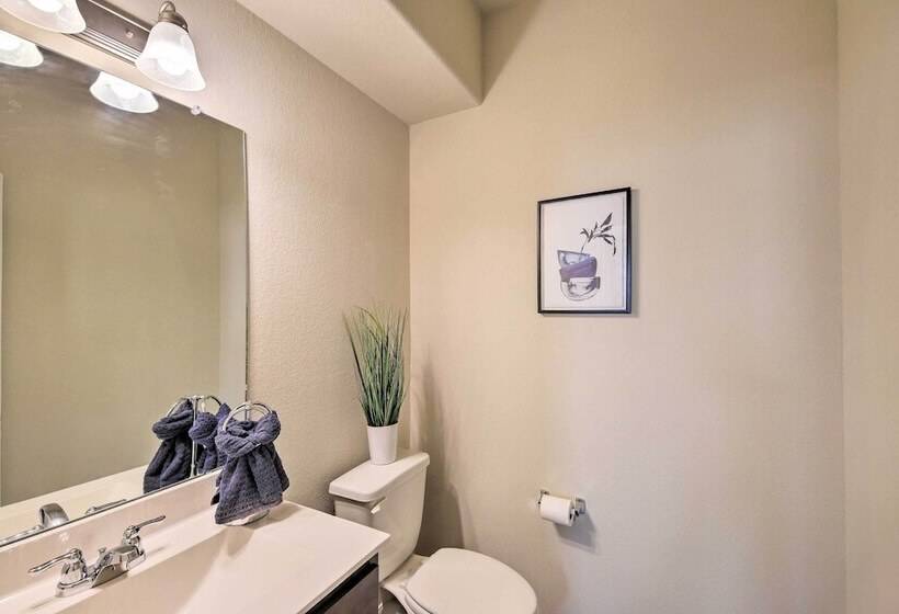 Houston Home W/ Private Yard   16 Mi To Dtwn