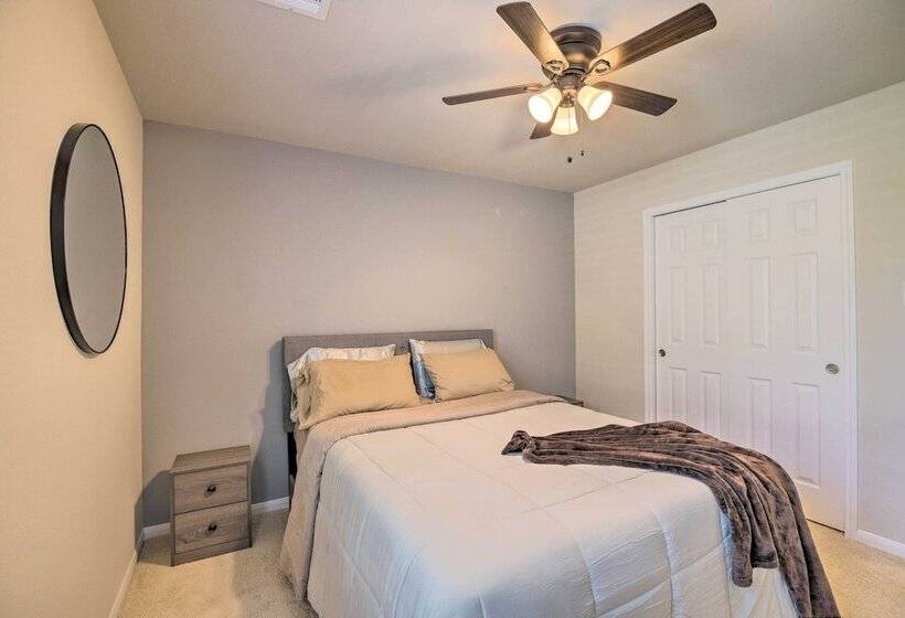 Houston Home W/ Private Yard   16 Mi To Dtwn