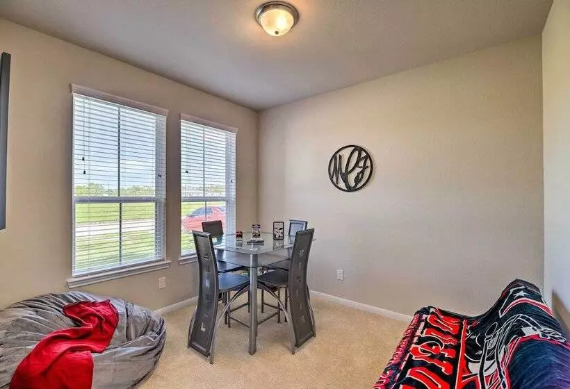 Houston Home W/ Private Yard   16 Mi To Dtwn