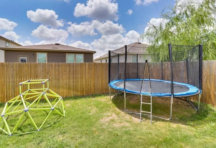 Jarrell Home W/ Playground + Pool Access!