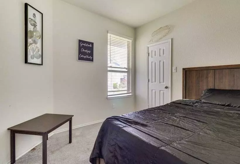 Jarrell Home W/ Playground + Pool Access!