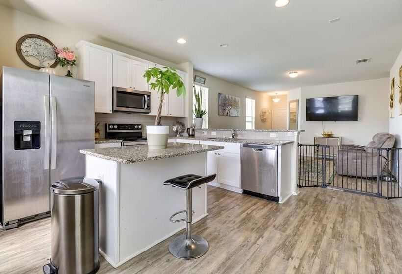 Jarrell Home W/ Playground + Pool Access!