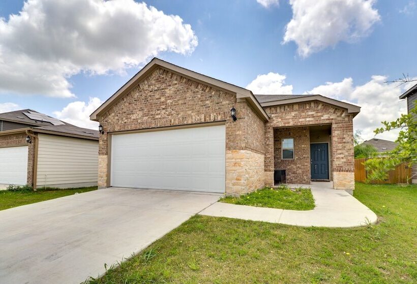 Jarrell Home W/ Playground + Pool Access!