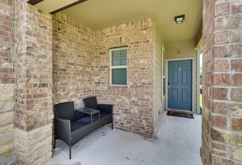 Jarrell Home W/ Playground + Pool Access!