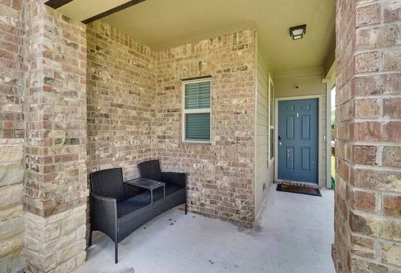 Jarrell Home W/ Playground + Pool Access!