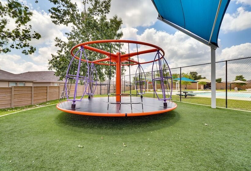 Jarrell Home W/ Playground + Pool Access!