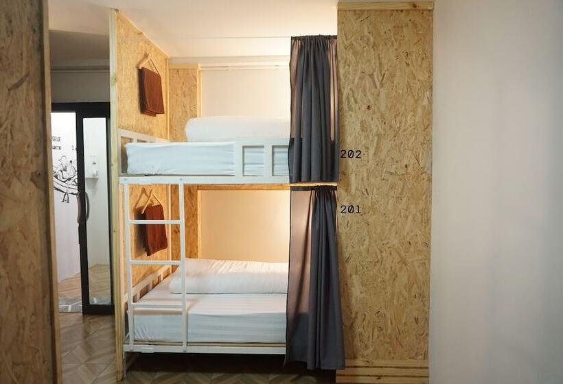 Khok Samet Chun Hostel