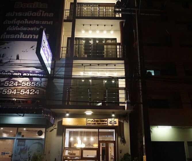 Khok Samet Chun Hostel