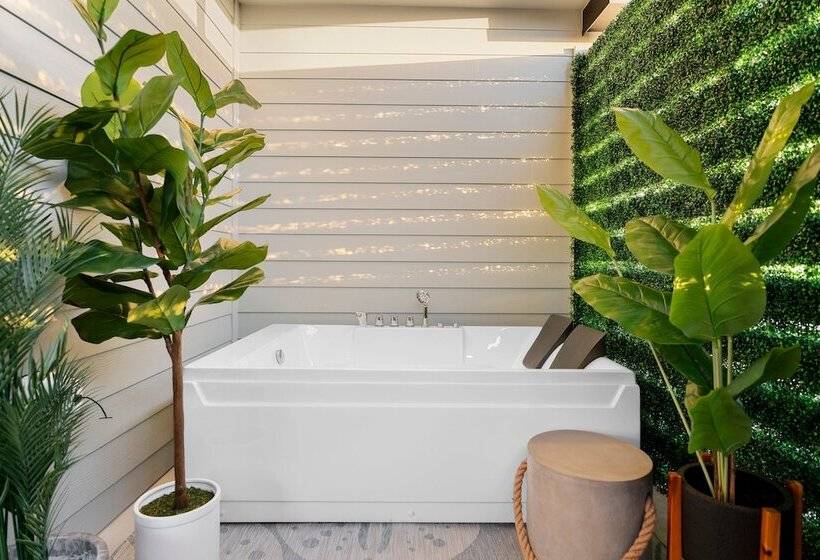 Lago Vista Home W/ Game Room & Outdoor Tub!