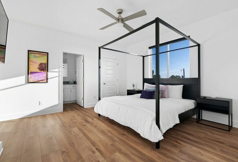 Lago Vista Home W/ Game Room & Outdoor Tub!