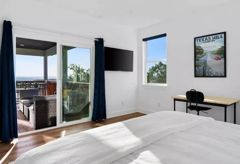 Lago Vista Home W/ Game Room & Outdoor Tub!