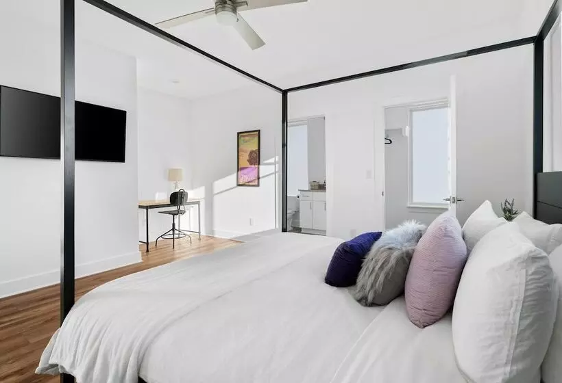 Lago Vista Home W/ Game Room & Outdoor Tub!