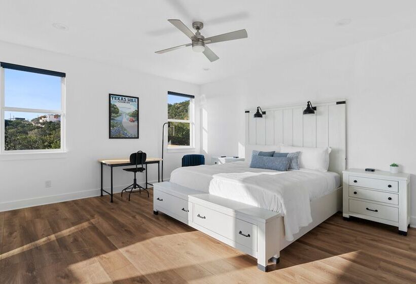 Lago Vista Home W/ Game Room & Outdoor Tub!