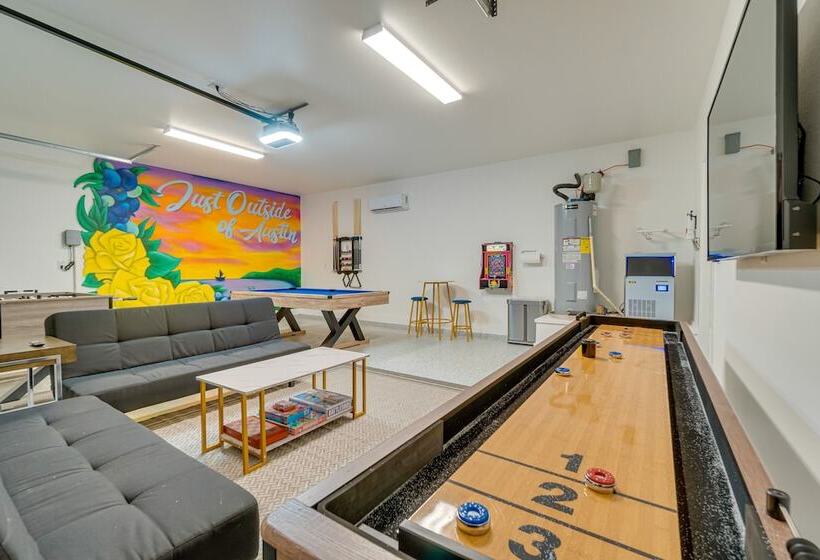 Lago Vista Home W/ Game Room & Outdoor Tub!